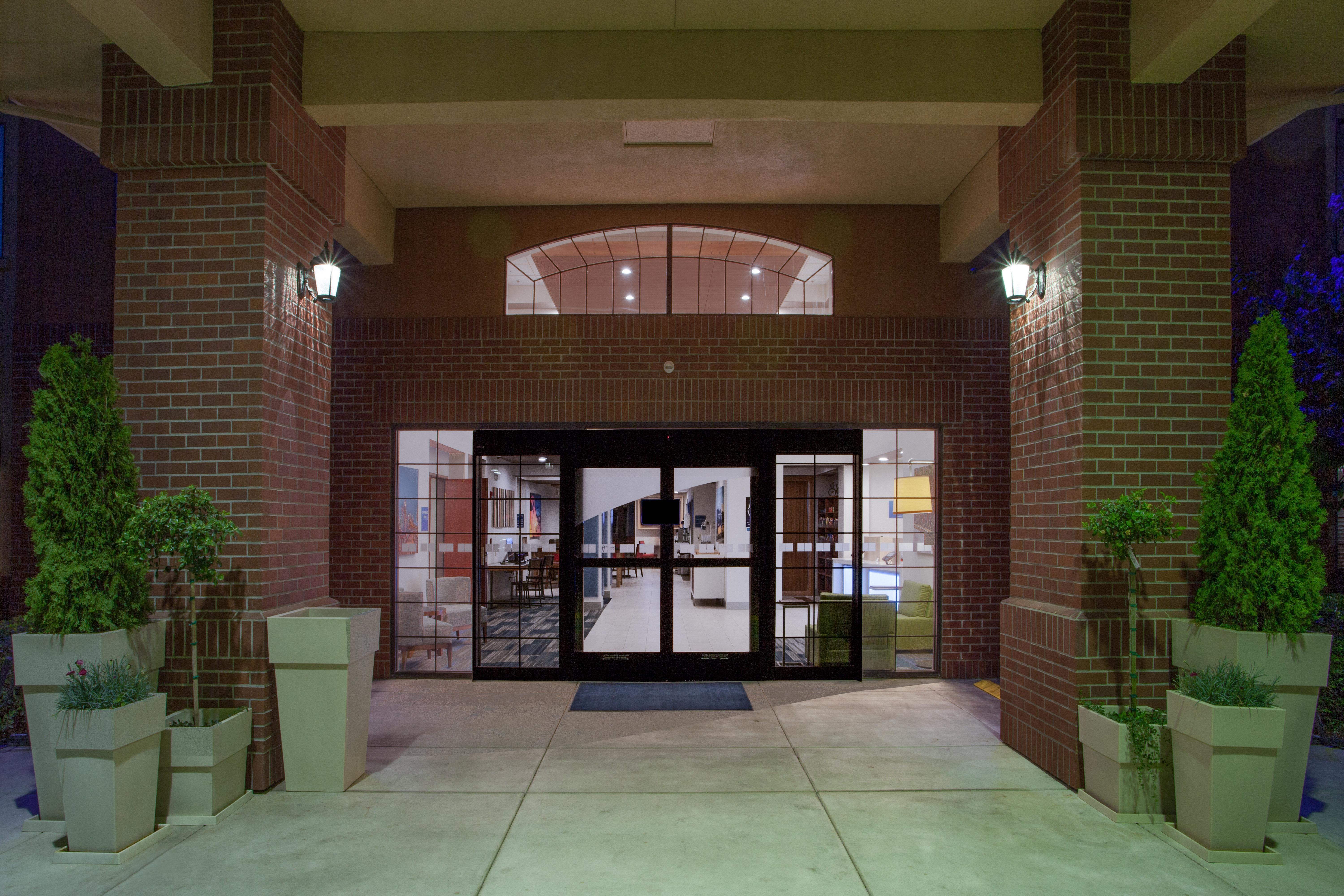 Holiday Inn Express Davis-University Area By Ihg Dış mekan fotoğraf